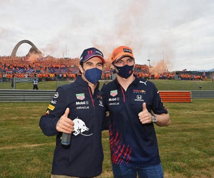 Checo recibe felicitaciones de Red Bull por 200 carreras Checo recibe felicitaciones de Red Bull por 200 carreras