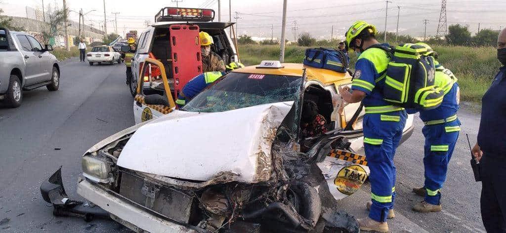 Choca taxista ebrio en García Choca taxista ebrio en García