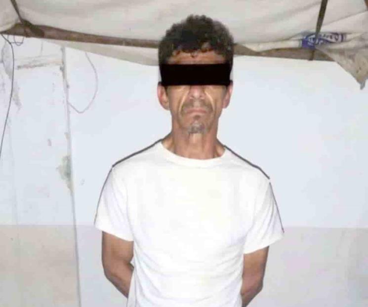 Intenta acuchillar a su hermana Intenta acuchillar a su hermana