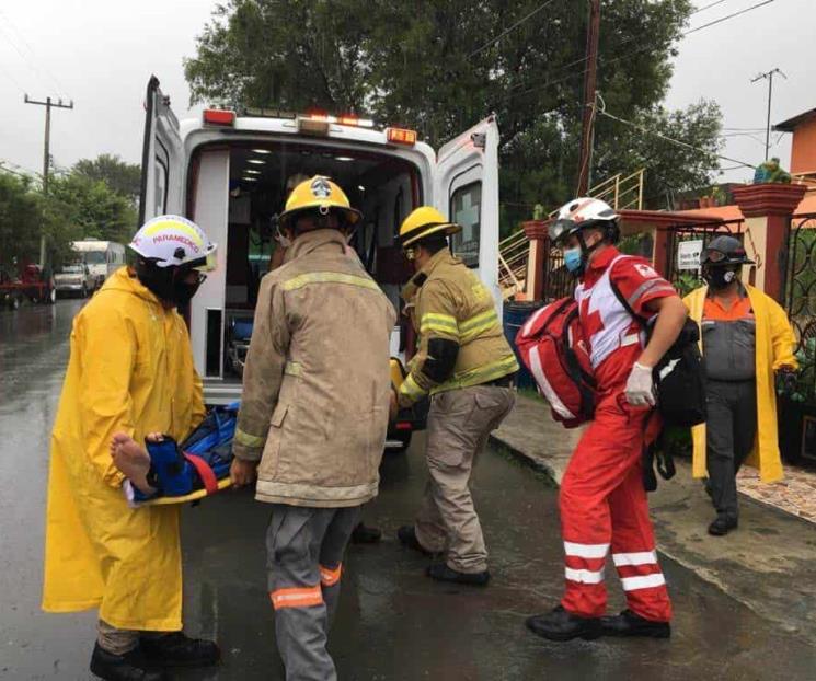 Cae hombre del segundo piso de su casa Cae hombre del segundo piso de su casa