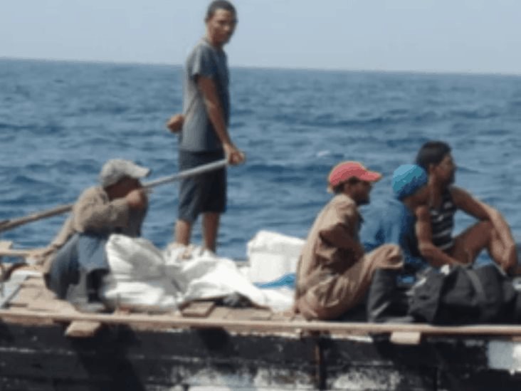 Rescatan a migrantes cubanos en alta mar Rescatan a migrantes cubanos en alta mar