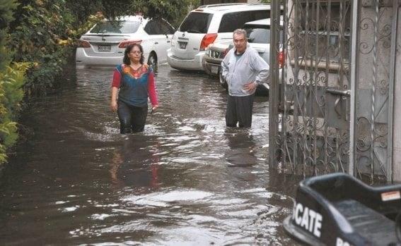 Lluvias no dan tregua a habitantes del Valle de México Lluvias no dan tregua a habitantes del Valle de México