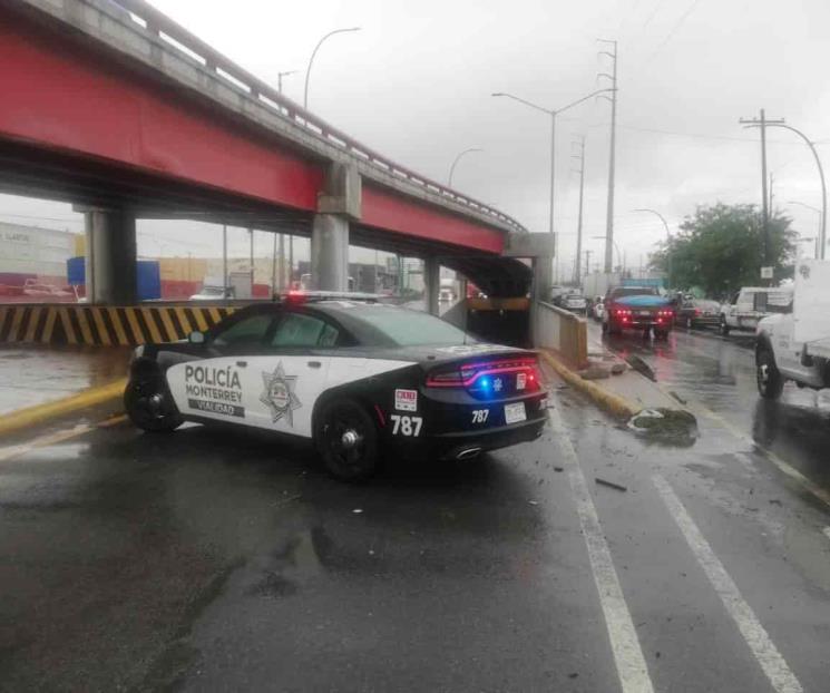 Aplican cierres en avenidas para evitar tragedias por lluvia Aplican cierres en avenidas para evitar tragedias por lluvia