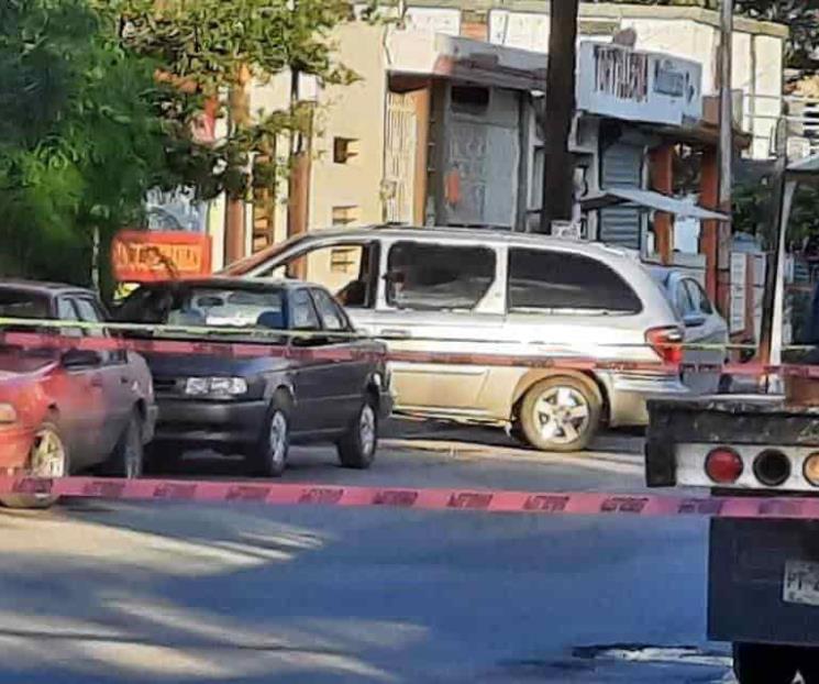 Ejecutan a 2 hombres en Escobedo Ejecutan a 2 hombres en Escobedo