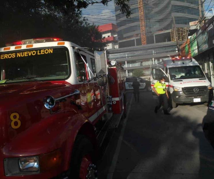 Deja incendio tres intoxicados Deja incendio tres intoxicados