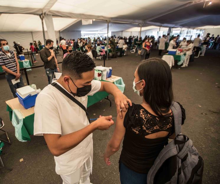 Existe temor y desinformación entre jóvenes para vacunarse Existe temor y desinformación entre jóvenes para vacunarse