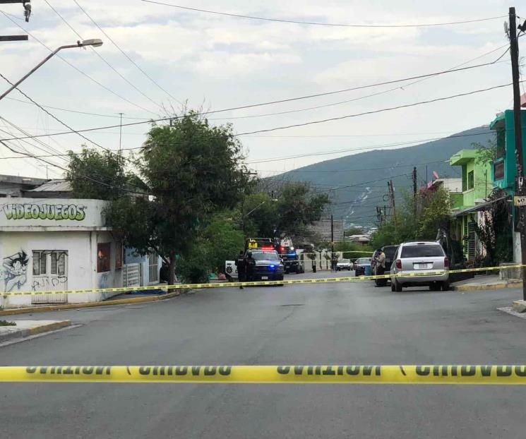 Ejecutan a hombre desde auto en marcha Ejecutan a hombre desde auto en marcha