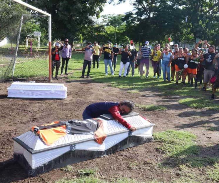 Despiden a mujeres y niña asesinadas Despiden a mujeres y niña asesinadas