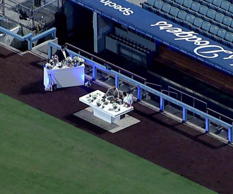 Drake alquiló el estadio de los Dodgers para una cita Drake alquiló el estadio de los Dodgers para una cita