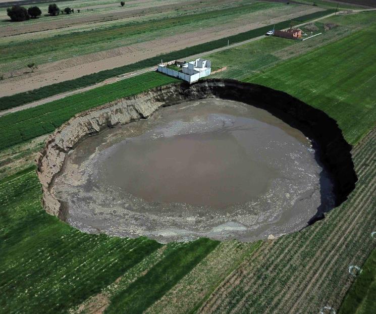 Da IPN dictamen de causas que generaron socavón Da IPN dictamen de causas que generaron socavón