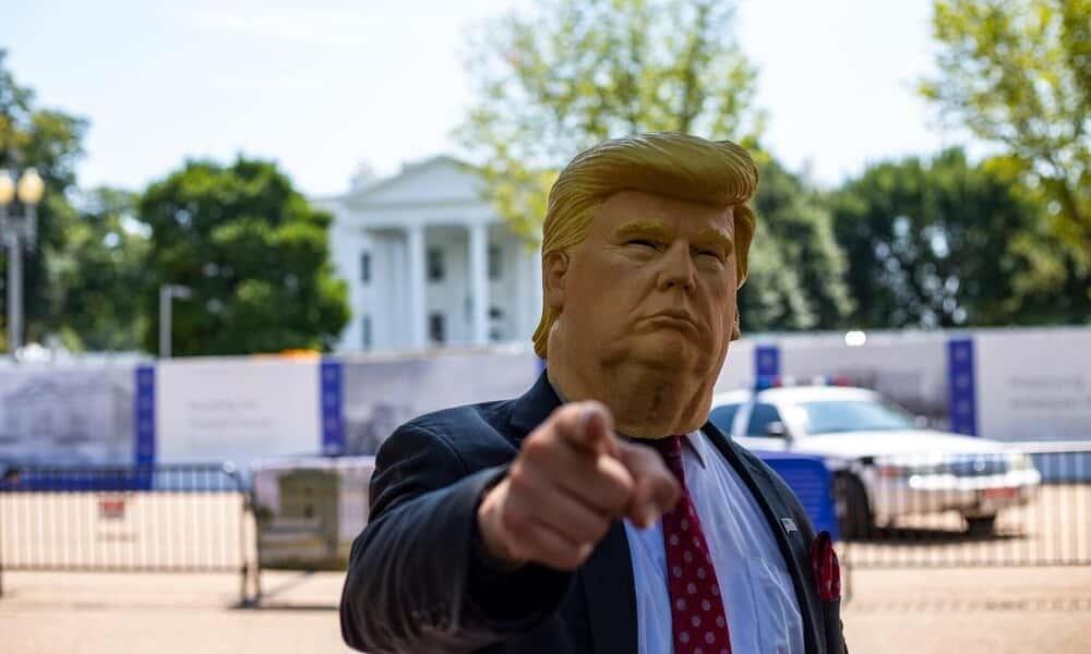 Donald Trump denuncia a Facebook, Google y Twitter