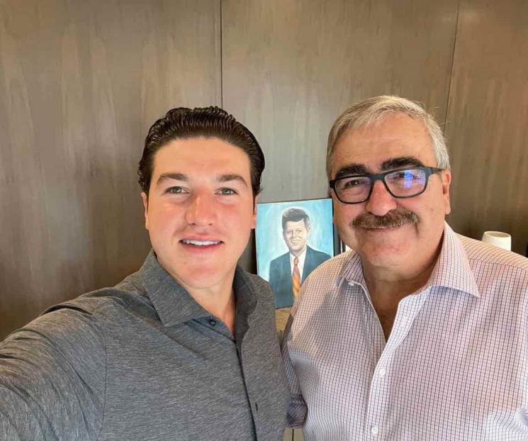 Sostienen diálogo Samuel y Benjas Sostienen diálogo Samuel y Benjas