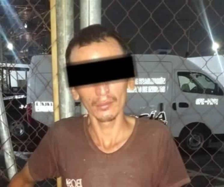 Hombre secuestra a menor en Pesquería