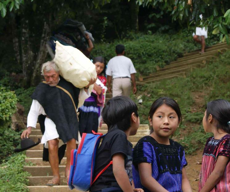 Atienden en refugios a desplazados Atienden en refugios a desplazados