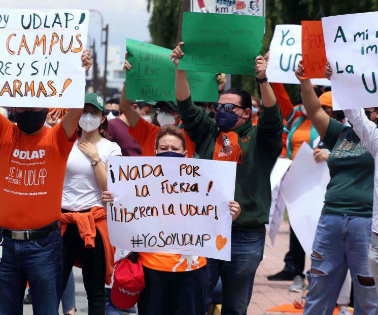 Demandan estudiantes que policía abandone la Udlap Demandan estudiantes que policía abandone la Udlap