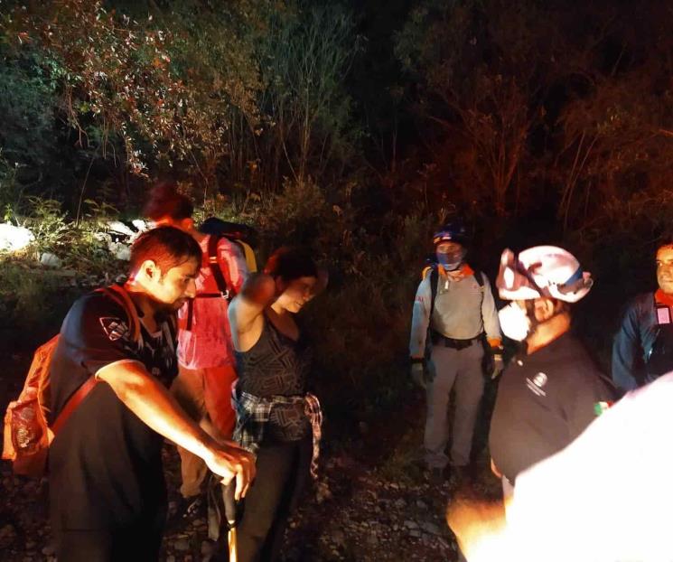 Rescatan a excursionistas en cerro Rescatan a excursionistas en cerro