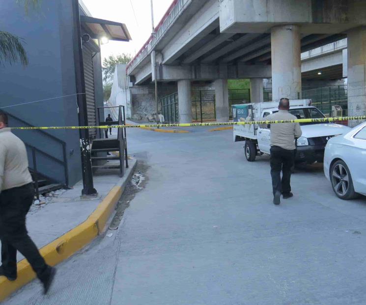 Huye de sicarios, lo alcanzan y matan Huye de sicarios, lo alcanzan y matan