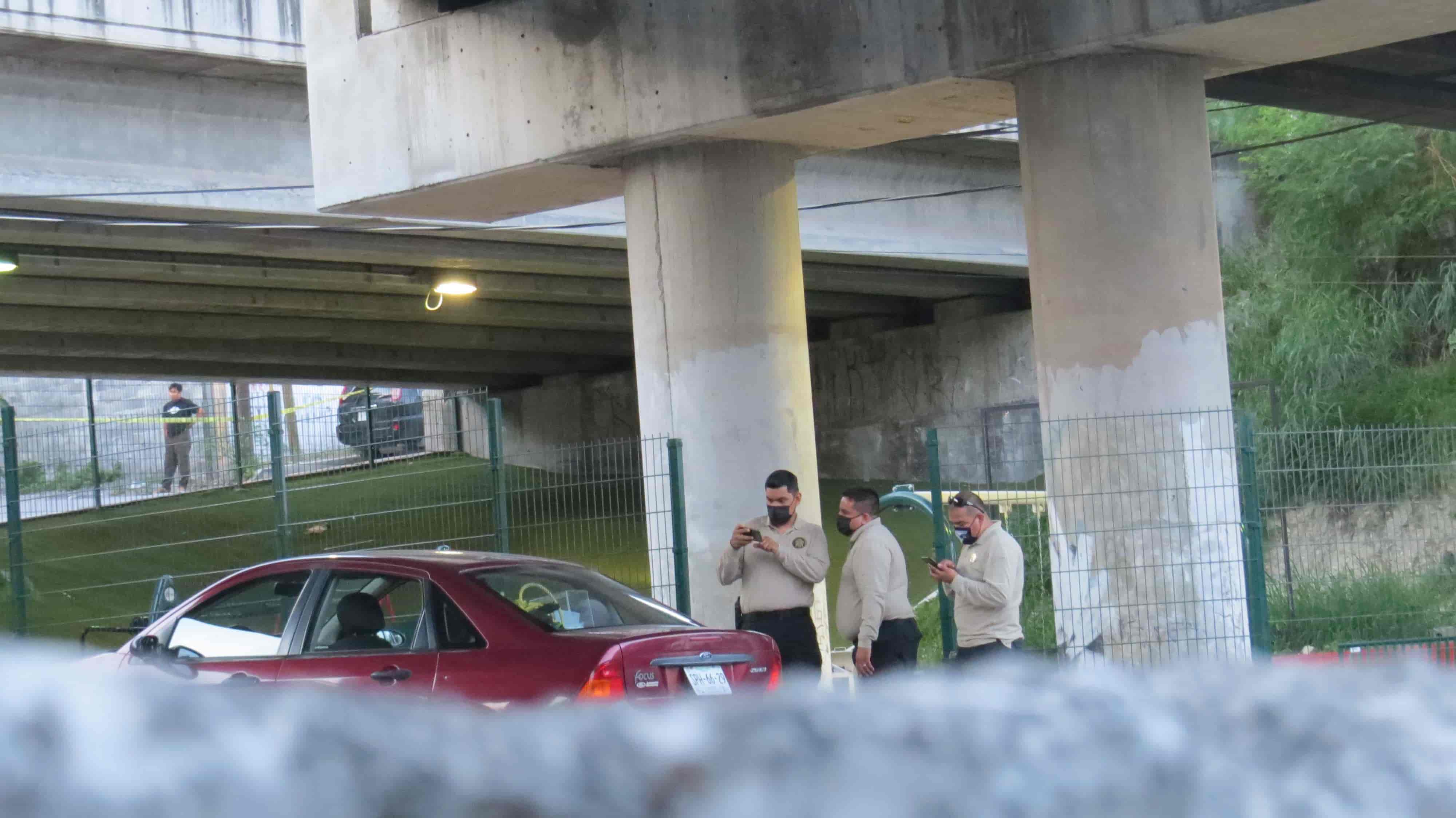 El adolescente corría por salvar su vida, pero fue alcanzado por las balas y su cuerpo quedó en unas canchas deportivas