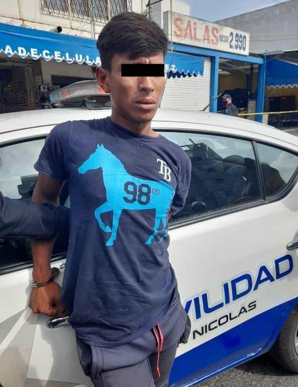 Arrestan a hombre por robar patrulla en San Nicolás Arrestan a hombre por robar patrulla en San Nicolás