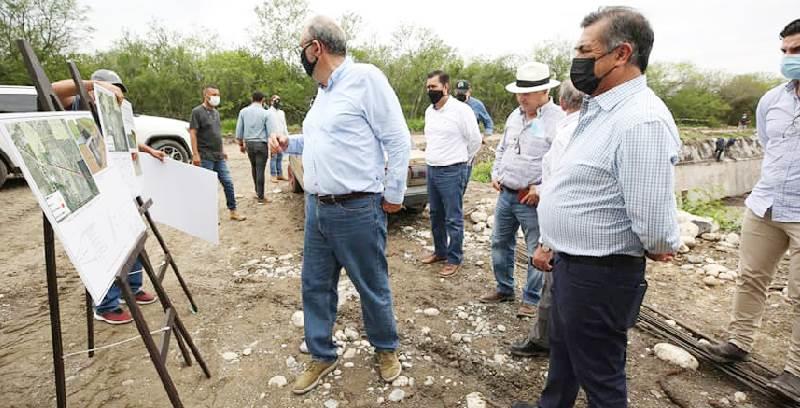 Supervisa Jaime Rodríguez obras en Galeana y Linares