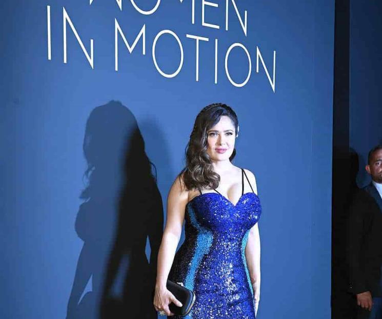 Reconocen trayectoria de Salma en Cannes