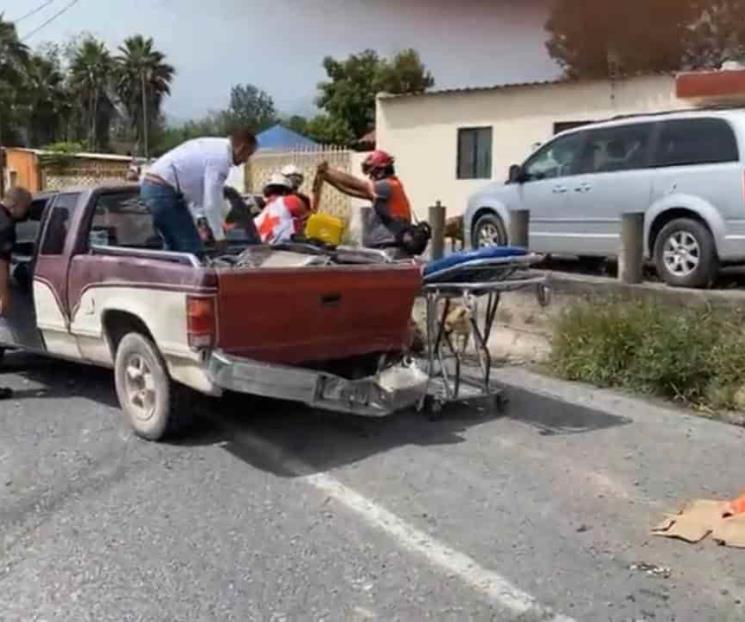 Chocan 2 camionetas en Allende Chocan 2 camionetas en Allende