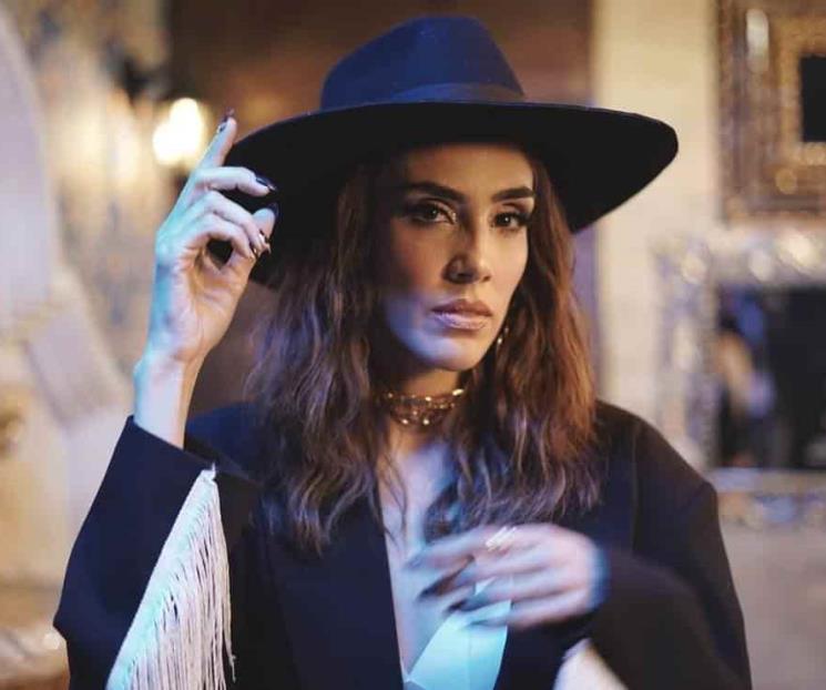 Sandra Echeverría canta las rancheras desde que era una niña
