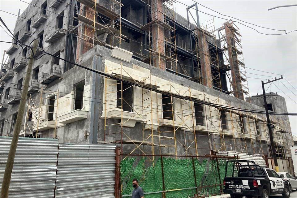 Un trabajador de la construcción perdió la vida, al desplomarse de una altura de seis metros