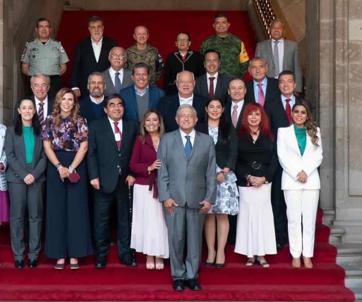 Van AMLO y gobernadores en contra de la inseguridad Van AMLO y gobernadores en contra de la inseguridad