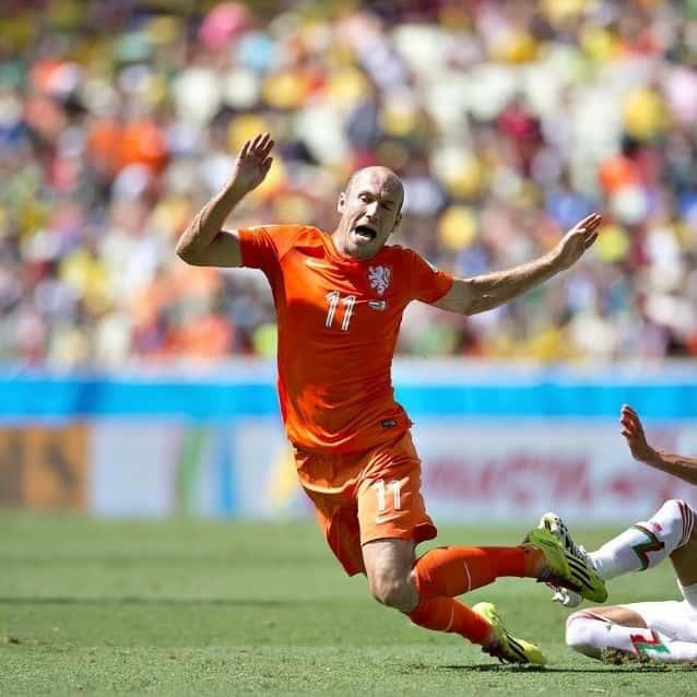 Anuncia Robben su segundo retiro 