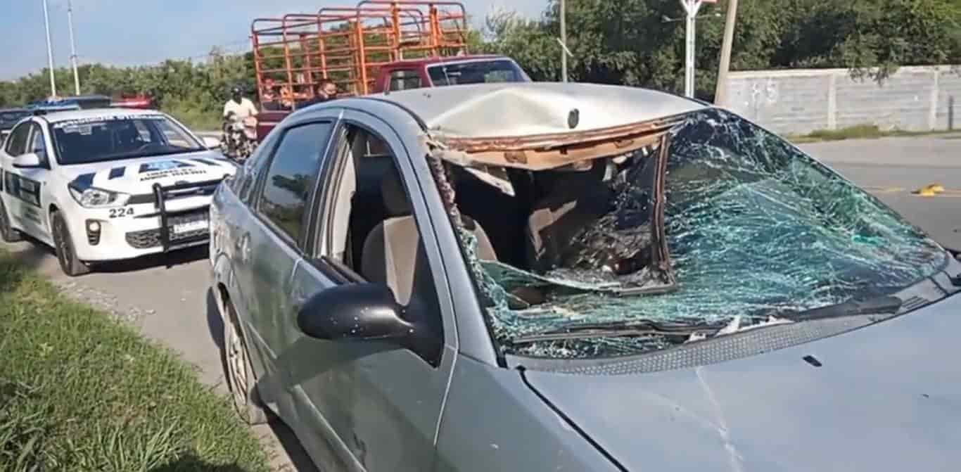Integrantes de una familia terminaron con diversas lesiones, después de chocar contra un caballo