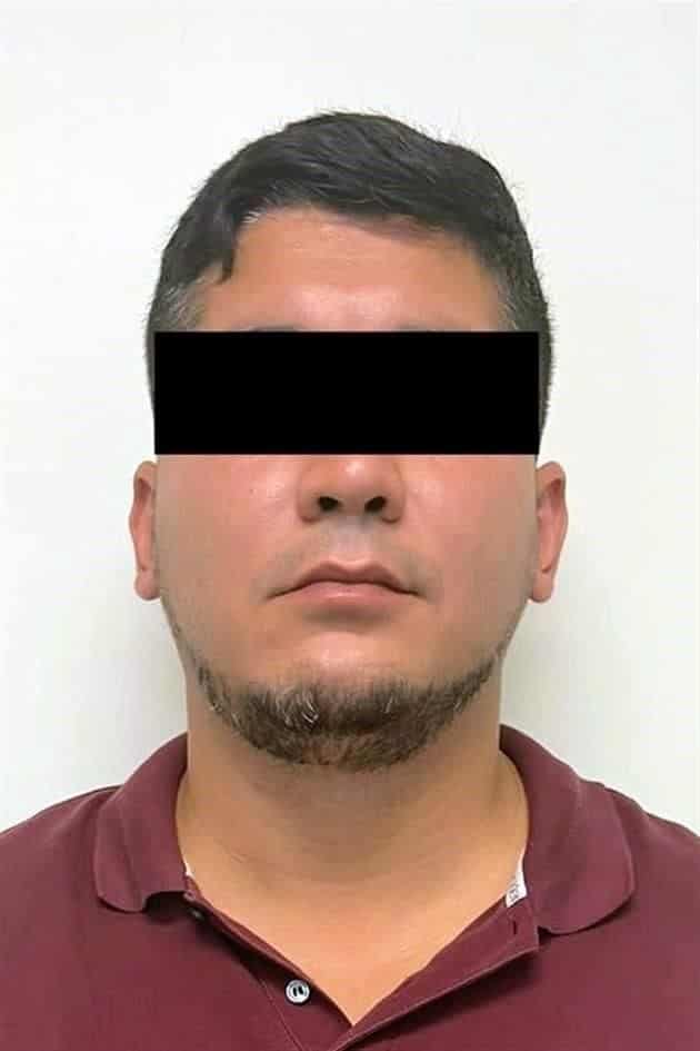 Un funcionario de la FGJ, fue detenido por sus propios compañeros, después de ser acusado de falsificar documentos, para liberar vehículos del corralón de Garages y Talleres, que se entregaban a una banda de ladrones