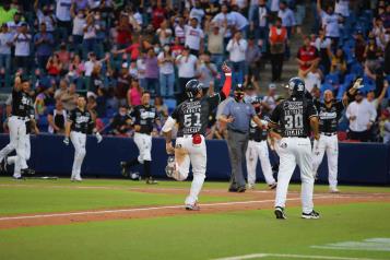 Se llevan Sultanes serie sobre Saraperos