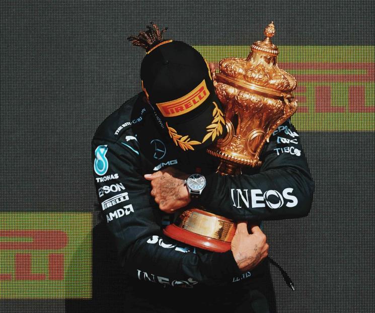 Red Bull condena ataques racistas sobre Lewis Hamilton Red Bull condena ataques racistas sobre Lewis Hamilton