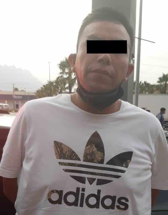 Detienen a hombre por robo de mercancía en centro comercial Detienen a hombre por robo de mercancía en centro comercial