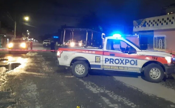 Hallan en auto robado a ejecutado Hallan en auto robado a ejecutado