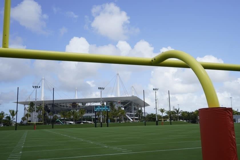 Advierte sobre vacunas NFL a sus equipos Advierte sobre vacunas NFL a sus equipos