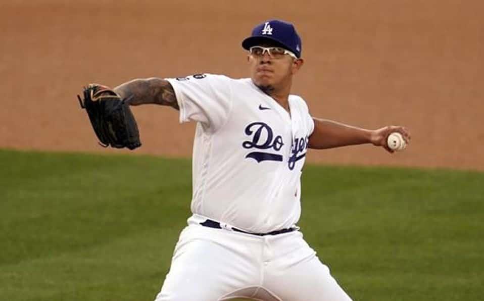 Le echan a perder triunfo 13 a Julio Urías Le echan a perder triunfo 13 a Julio Urías