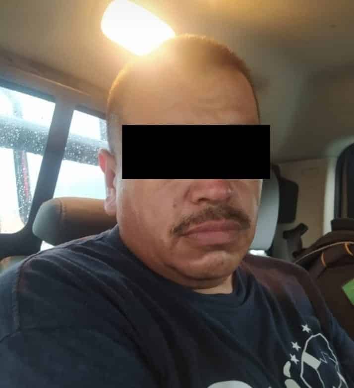 Portaba en su mochila hierba verde, al parecer marihuana