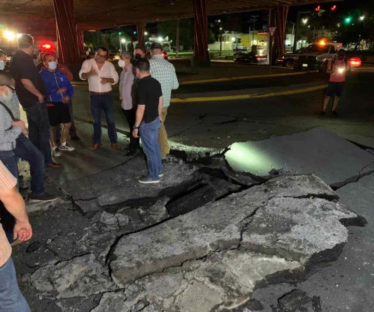 Cierran tramo de Garza Sada por explosión subterránea Cierran tramo de Garza Sada por explosión subterránea
