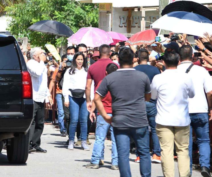 Pese a veda por consulta, AMLO congrega a jarochos
