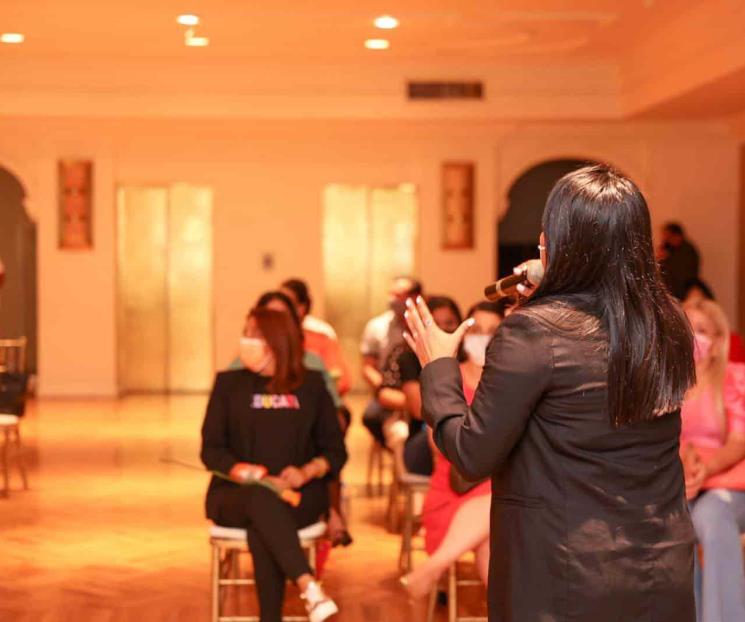 Se reúnen Mujeres en Movimiento con candidatos ganadores Se reúnen Mujeres en Movimiento con candidatos ganadores