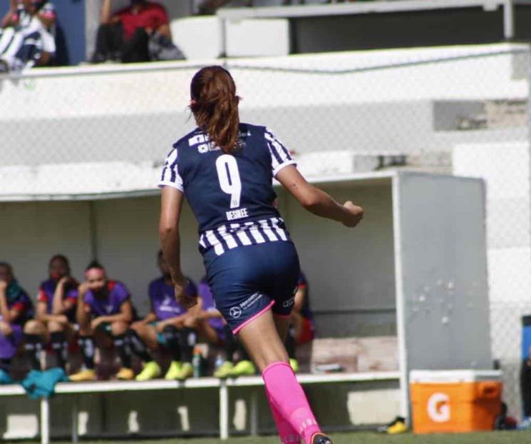 Tiene DT Eva Espejo primer triunfo con Rayadas