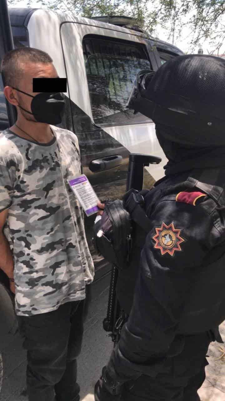 Detienen a dos con droga Detienen a dos con droga