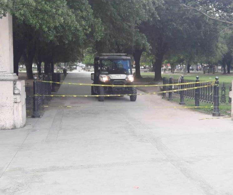 Clausuran plazas y bancas en centro de Monterrey Clausuran plazas y bancas en centro de Monterrey