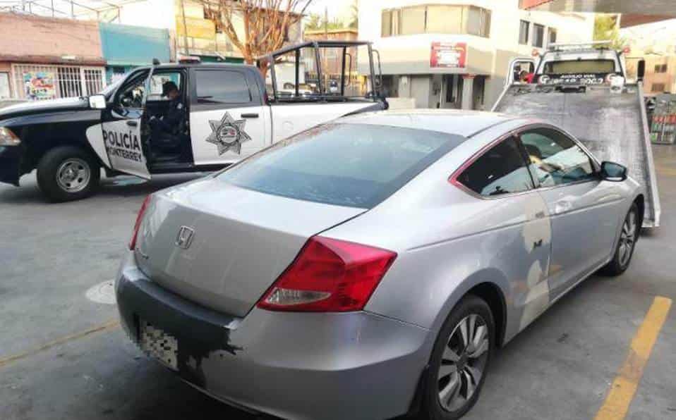 La Policía aseguró un automóvil que era conducido por un adolescente, quien huyó al ver la patrulla con 60 mil pesos en efectivo