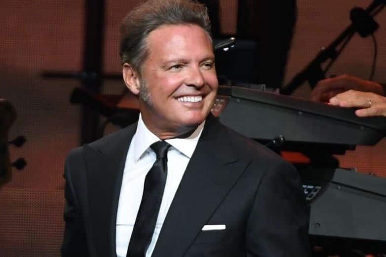 Luis Miguel enfrenta demanda por despido injustificado