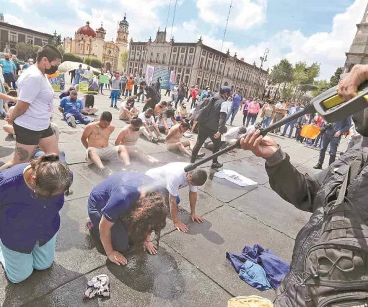 Simulan acto de tortura para exigir amnistía Simulan acto de tortura para exigir amnistía