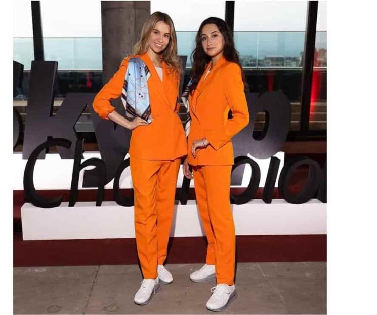 Aerolínea cambia uniforme de sobrecargos a pantalón y tenis Aerolínea cambia uniforme de sobrecargos a pantalón y tenis