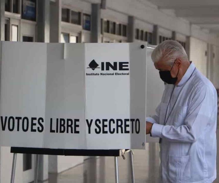 Vota Arzobispo en la Consulta Popular Vota Arzobispo en la Consulta Popular